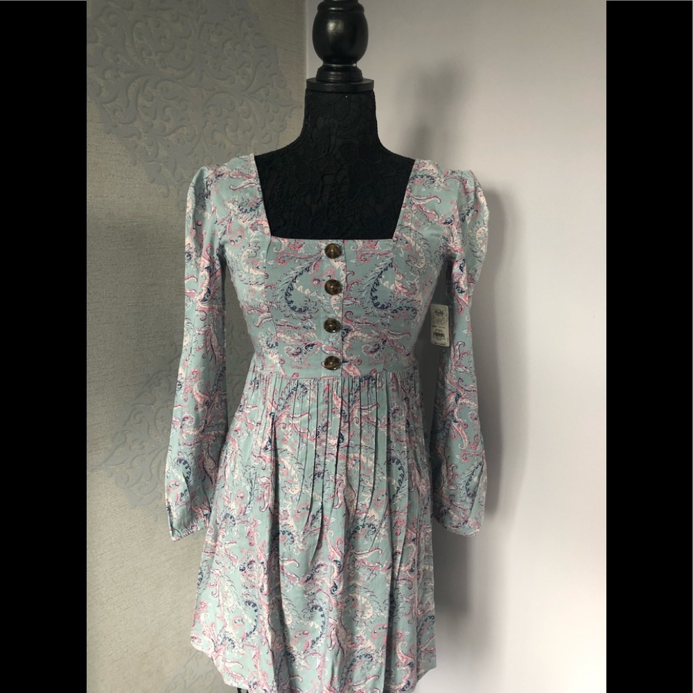 New with tags cute dress ( XS / S size 3/4)